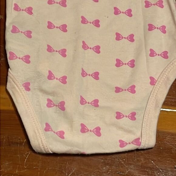 NWOT 6-9 month Cat & Jack long sleeve pink w/pink bow graphics body suit/onesie - Picture 12 of 16